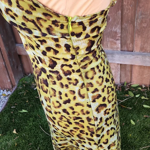 Pretty Little Thing Dress - Picture 4 of 10